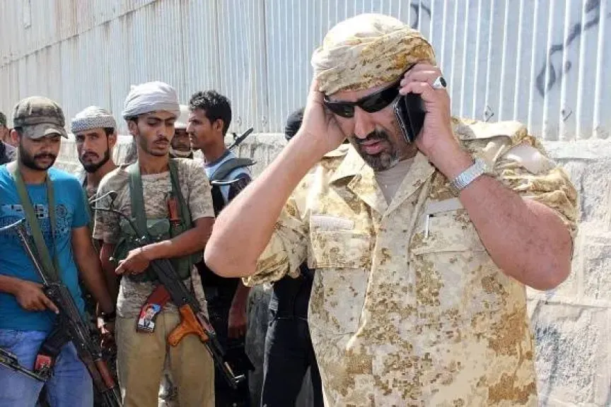 صحيفة سعودية: هذا ما حققه هروب عيدروس الزبيدي لصالح الشرعية اليمنية والقضية الجنوبية